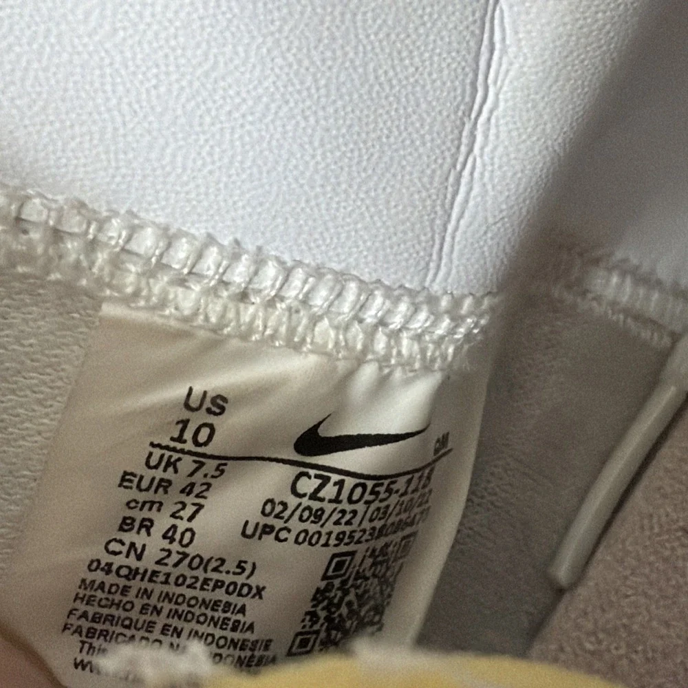 Nike Blazer Mid 77 Women's Size 10 US CZ1055-118 White Pink Athletic Shoes‎ Gym